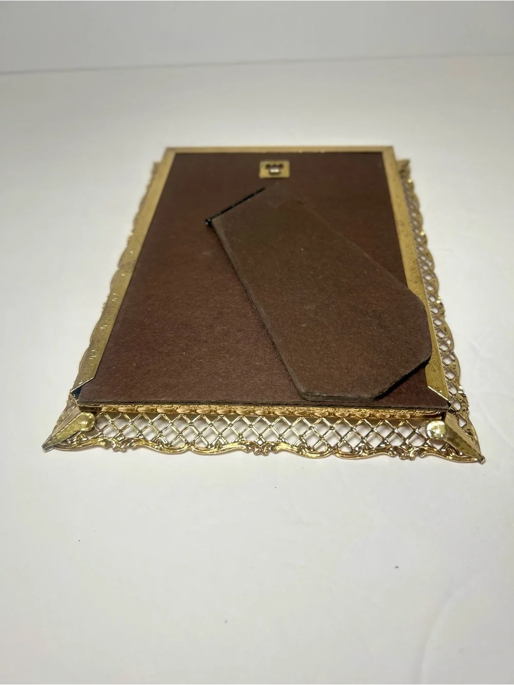 Vintage Regal 5x7 Gold-Finish Metal Picture Rectangular Free Stand or Hang NEW